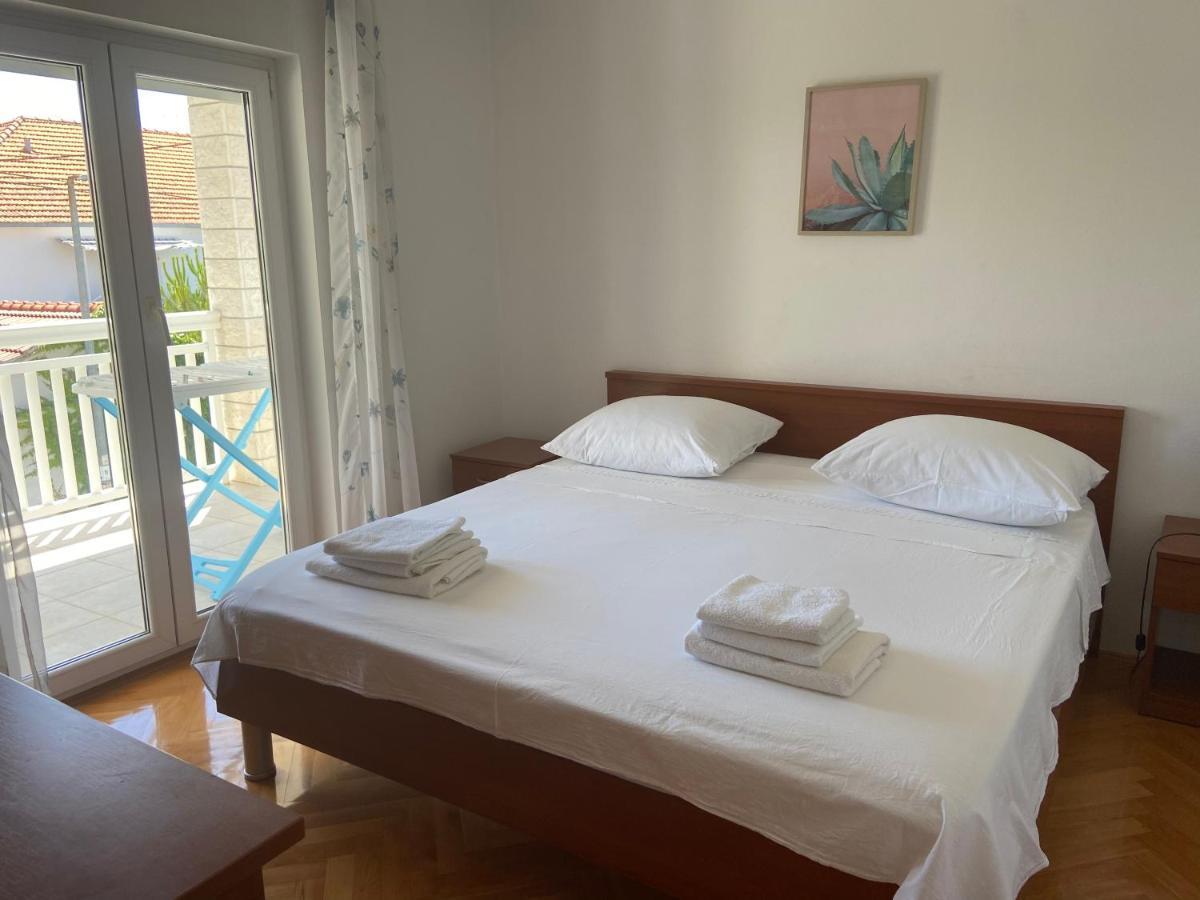 Ferienwohnung House Mare Trogir Exterior foto