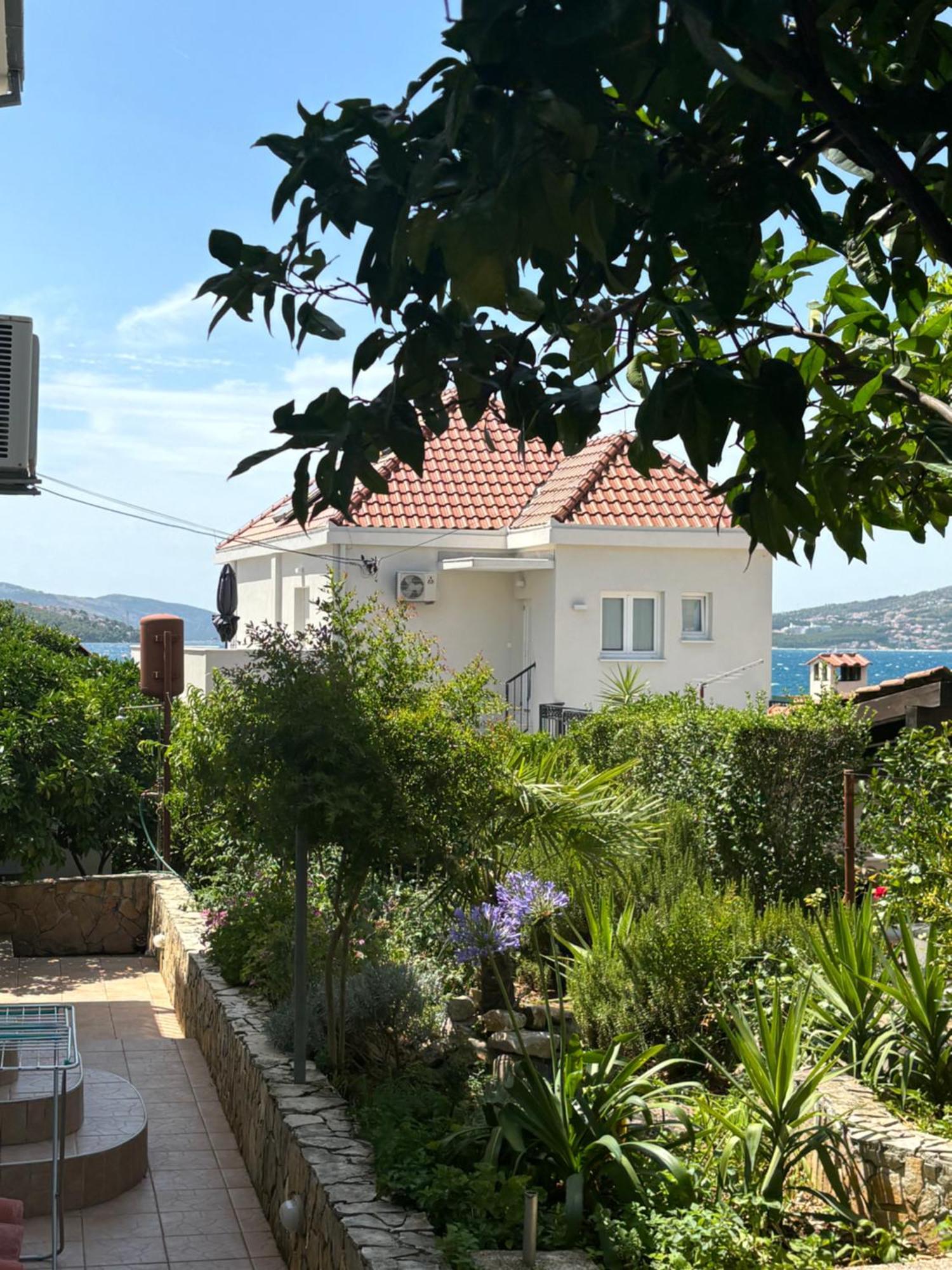 Ferienwohnung House Mare Trogir Exterior foto