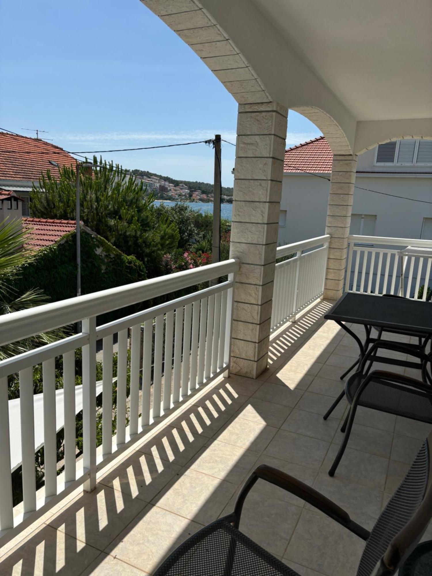 Ferienwohnung House Mare Trogir Exterior foto